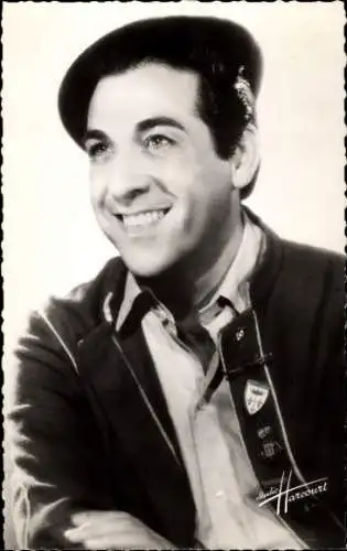 Ak Schauspieler Luis Mariano, Portrait, Baskenmütze