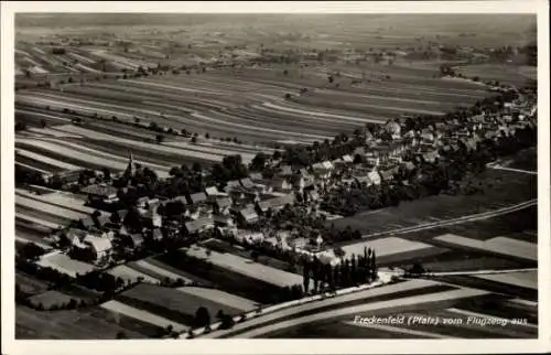 Ak Freckenfeld in der Saarpfalz, Fliegeraufnahme