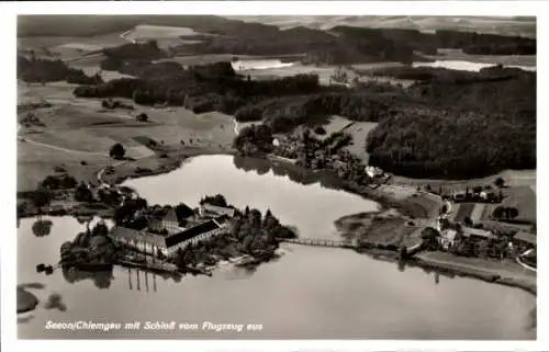 Ak Seeon Seebruck am Chiemsee Oberbayern, Schloss, Fliegeraufnahme