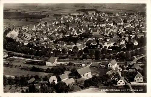 Ak Donaueschingen im Schwarzwald, Fliegeraufnahme