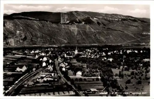 Ak Pünderich an der Mosel, Fliegeraufnahme