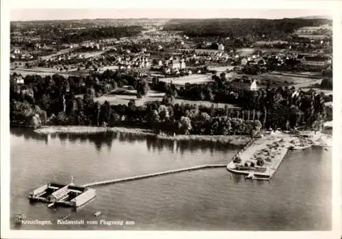 Ak Kreuzlingen am Bodensee Kanton Thurgau, Fliegeraufnahme, Badeanstalt