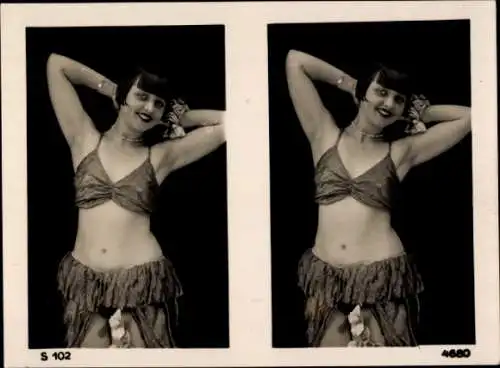 Stereo Foto Frau im Bikini, stehend