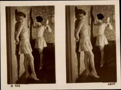 Stereo Foto zwei Frauen in kurzen Tanzkostümen, Garderobe, Spiegel