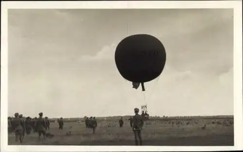 Foto Ak Lohausen Düsseldorf am Rhein, Freiballon Zeisig, Abfahrt und Aufstieg