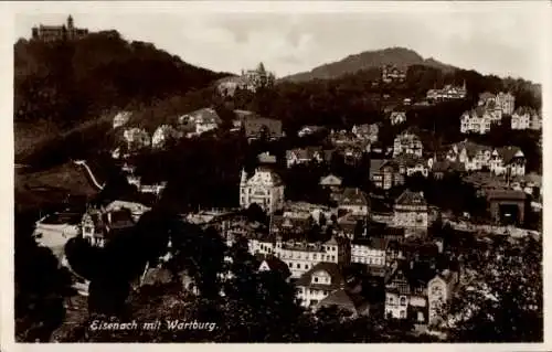 Ak Lutherstadt Eisenach in Thüringen, Blick über die Stadt auf die Wartburg