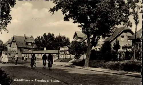 Ak Wandlitzsee Wandlitz in der Mark, Prenzlauer Straße, Fahrradfahrer