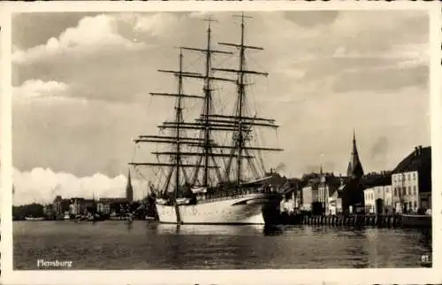 Ak Flensburg in Schleswig Holstein, Segelschiff im Hafen