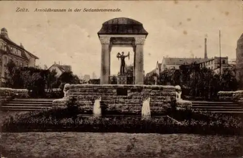 Ak Zeitz im Burgenlandkreis, Arnoldbrunnen, Sedanpromenade