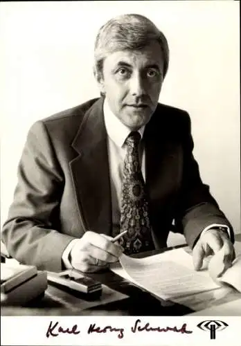 Ak Fernsehjournalist Karl Heinz Schwab, Portrait, Autogramm