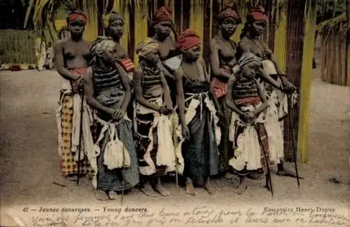 Ak Afrika, Junge Afrikanerinnen, Tänzerinnen, Afrikanische Tracht