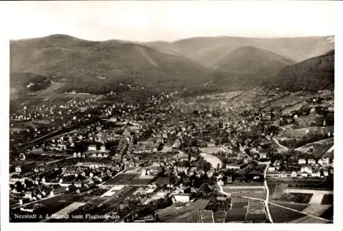 Ak Neustadt an der Haardt Neustadt an der Weinstraße, Fliegeraufnahme