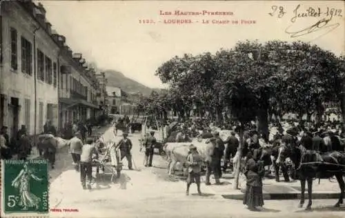 Ak Lourdes Hautes Pyrénées, Le Champ de Foire