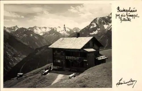 Ak Zillertal Tirol, Peukenhaus, Bergpanorama, Fotograf Hans Hruschka