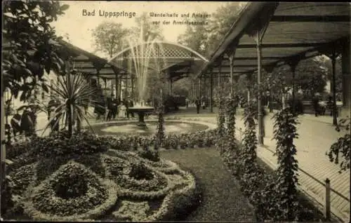 Ak Bad Lippspringe in Westfalen, Wandelhalle, Anlagen vor der Aminiusquelle