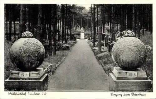 Ak Schloss Neuhaus Paderborn in Westfalen, Waldfriedhof, Eingang zum Ehrenhain