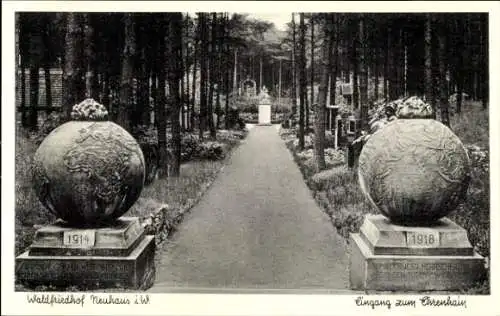 Ak Schloss Neuhaus Paderborn in Westfalen, Waldfriedhof, Eingang zum Ehrenhain