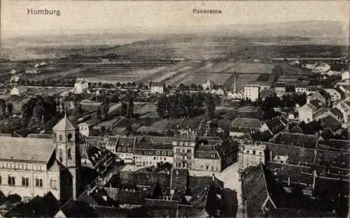 Ak Homburg im Saarpfalz Kreis, Gesamtansicht der Stadt, Panorama, Felder, Kirche