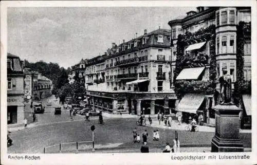 Ak Baden Baden am Schwarzwald, Leopoldsplatz, Luisenstraße, Passanten, Denkmal