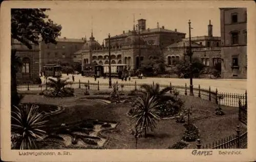 Ak Ludwigshafen am Rhein, Bahnhof, Parkanlage, Straßenbahn