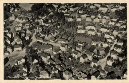 Ak Grünhain Beierfeld im Erzgebirge Sachsen, Blick auf den Ort, Fliegeraufnahme