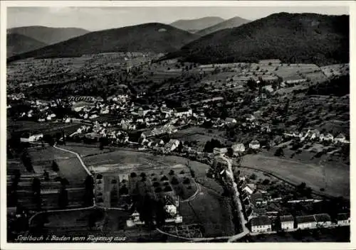 Ak Seelbach in Baden, Totalansicht der Ortschaft, Berge, Fliegeraufnahme