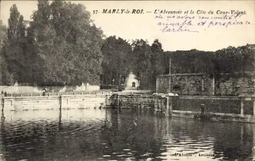 Ak Marly le Roi Yvelines, L'Abreuvoir, la Cote du Coeur-Volant