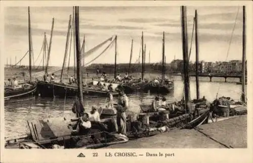 Ak Le Croisic Loire Atlantique, Dans le port