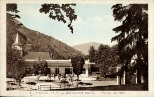 Ak Siradan Hautes-Pyrénées, Etablissement Thermal, Interieur du Parc