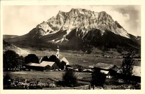 Ak Lermoos in Tirol, Teilansicht vom Ort gegen Wetterstein