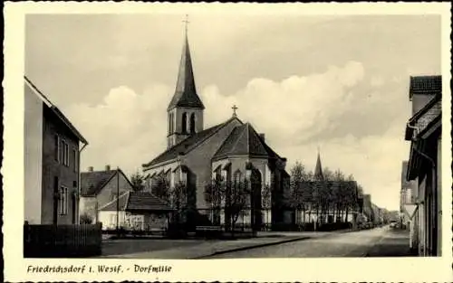 Ak Friedrichsdorf Gütersloh in Westfalen, Dorfmitte, Kirche