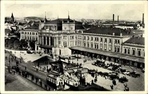 Ak Brno Brünn Region Südmähren Tschechien, Bahnhof, Straßenbahnen