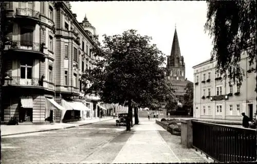 Ak Eberswalde im Kreis Barnim, Straßenpartie mit Blick zur Kirche, Geschäft Otto Ballentin