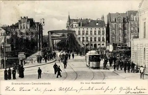 Ak Geestemünde Bremerhaven, Neue Geestebrücke, Straßenbahn, Passanten