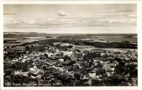 Ak Bergen auf der Insel Rügen, Fliegeraufnahme, Jasmunder Bodden