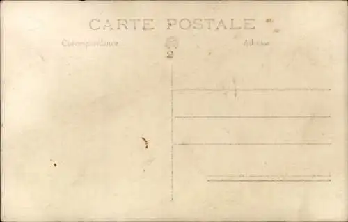 Foto Ak Lourdes Hautes Pyrénées, Autobus mit offenem Verdeck