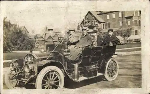 Foto Ak offenes Automobil, Fahrer, junger Mann, Jungen