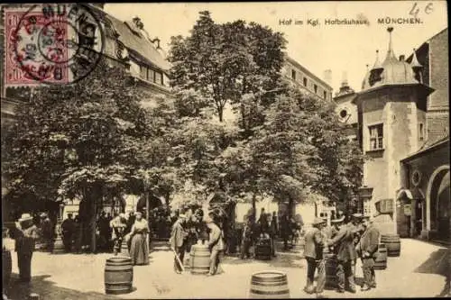 Ak München, Hofbräuhaus, Hof, Gäste, Fässer