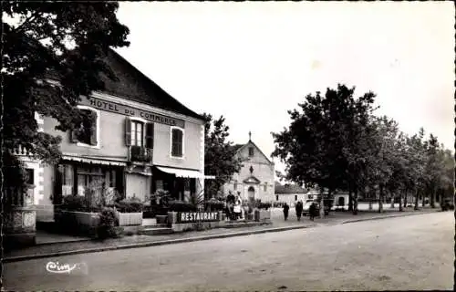 Ak Saint Germain du Bois Saône et Loire, La Place, Hotel du Commerce