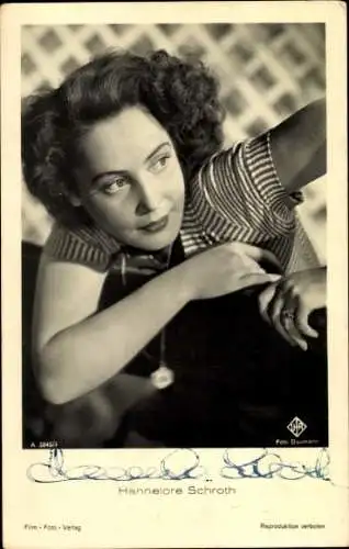Ak Schauspielerin Hannelore Schroth, Portrait, Ufa Film, Autogramm