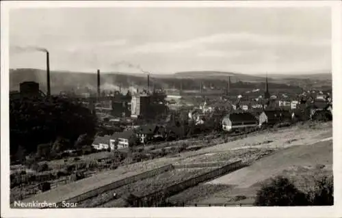 Ak Neunkirchen im Saarland, Teilansicht, Eisenwerk, Schornsteine