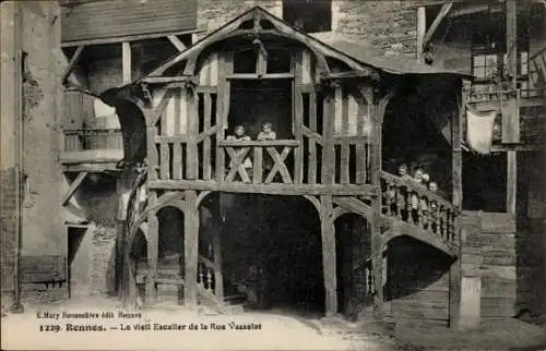 Ak Rennes Ille et Vilaine, viell Escalier de la Rue Vasselot