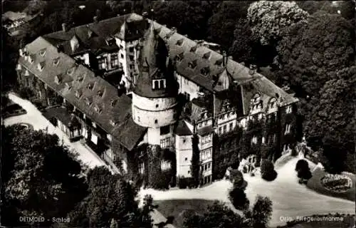 Ak Detmold in Nordrhein Westfalen, Luftbild, Schloss