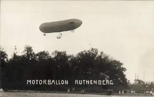 Foto Ak Motorballon Ruthenberg in der Luft