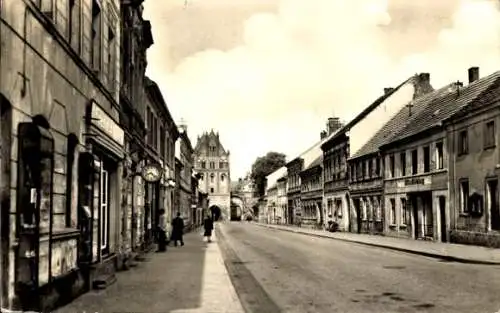 Ak Gransee in der Mark, Straße, Passanten, Geschäfte