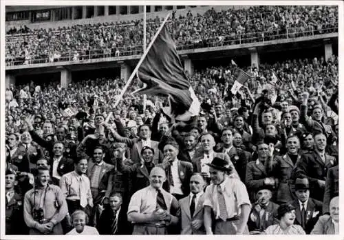 Sammelbild Olympia 1936, Italienische Ecke im Olympiastadion