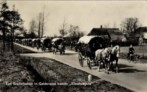 Ak Gelderland, Geldersche Boeren Kleedwagens