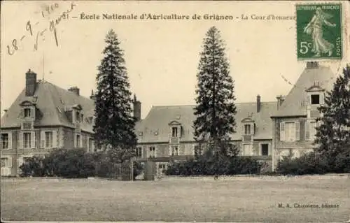 Ak Thiverval Grignon Yvelines, Ecole Nationale d'Agriculture, La Cour d'honneur