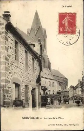 Ak Neuvéglise Cantal, Platz, Kirchturm