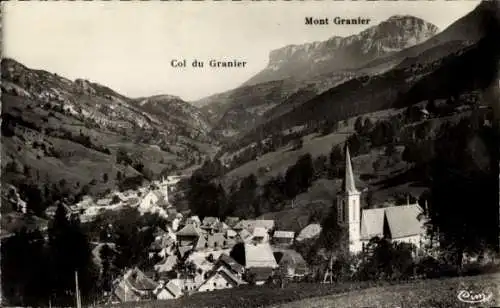 Ak Saint Pierre d'Entremont Isère, Panorama, Kirche, Col du Granier, Mont Granier